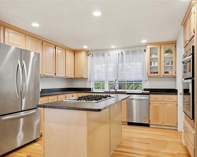Foto del edificio - 4017 251st Way NE