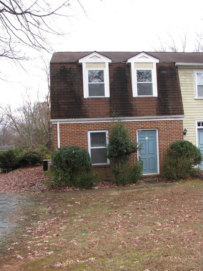 Building Photo - 1418 Ricky Rd