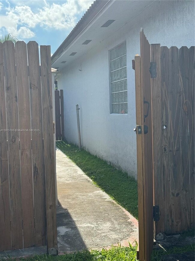 Foto del edificio - 7868 W 34th Ct