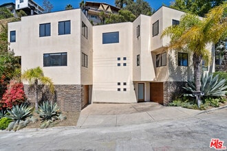 Building Photo - 6441 Bryn Mawr Dr