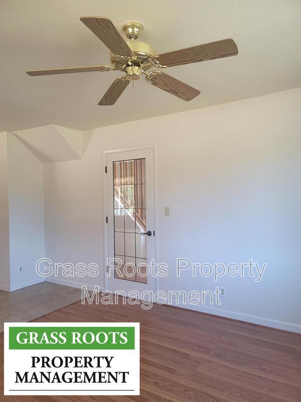 Building Photo - 10254 Carriage Rd