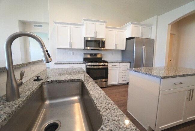 Foto del edificio - 3551 N Tansy Pl