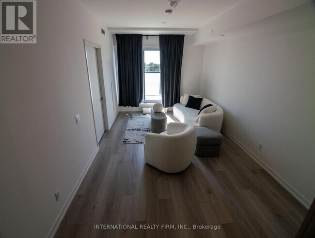 Photo du bâtiment - 863-863 St Clair Ave W