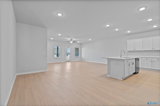Building Photo - 206 Osceola Cir