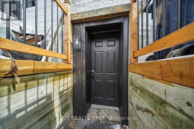 Building Photo - 343 Greenwood Ave