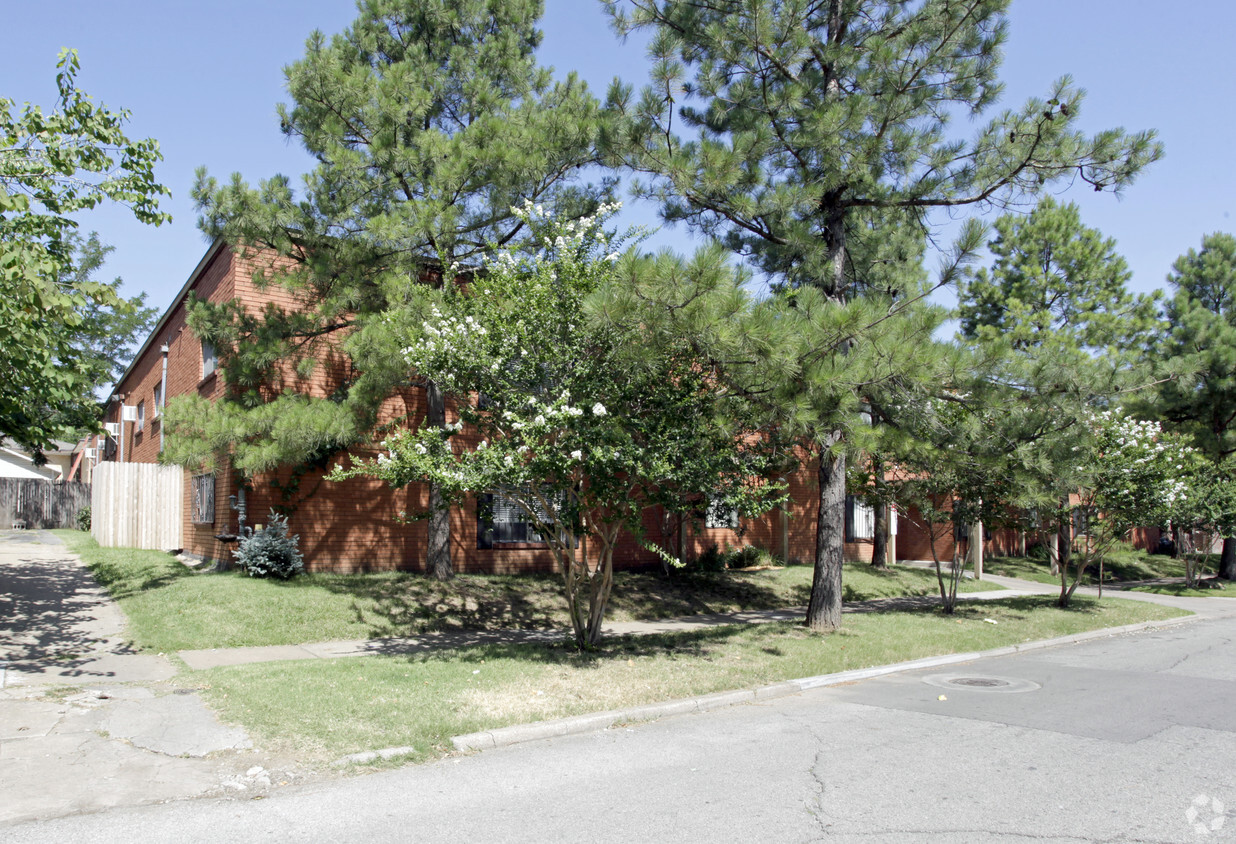 Primary Photo - The Courtyards on St. Louis