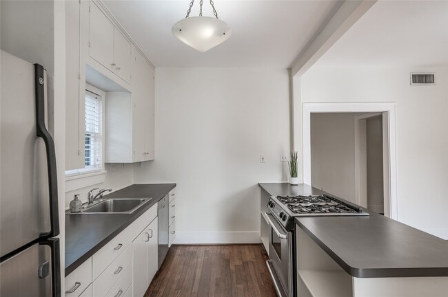 Photo - 1737 Albans Rd Apartment