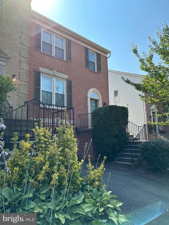 Foto del edificio - 12309 Quiet Hollow Ct