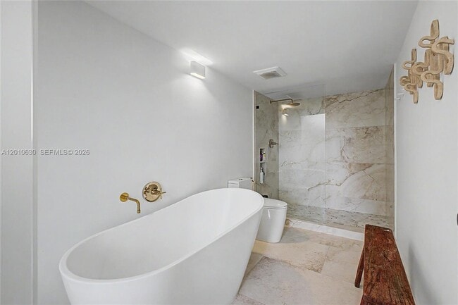 Building Photo - 2575 S Bayshore Dr