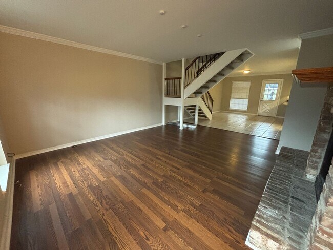 Foto del edificio - SPACIOUS COZY TOWNHOME IN GATED COMMUNITY