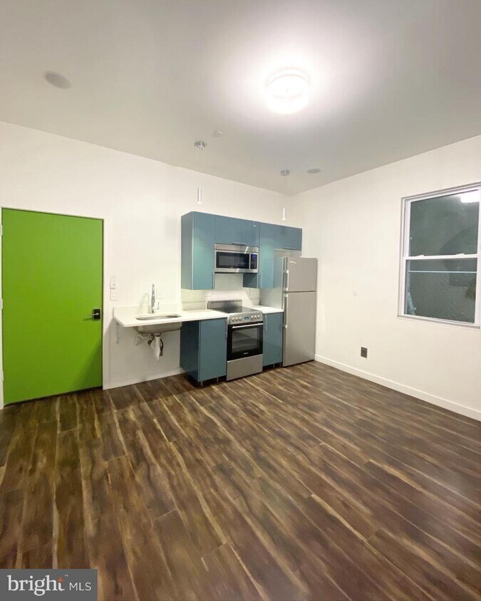Foto principal - 4035 1/2 Baltimore Ave