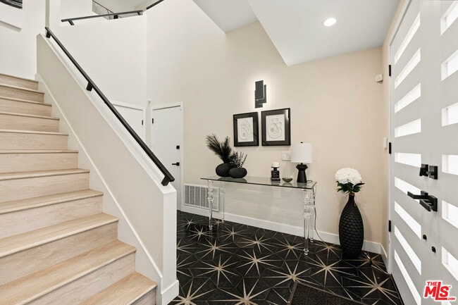 Building Photo - 21490 Arcos Dr