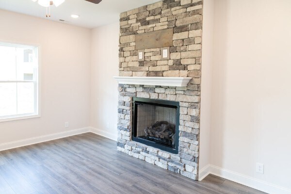 Building Photo - 2406 Bucklin Dr