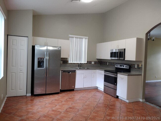 Building Photo - 1738 Pierside Cir