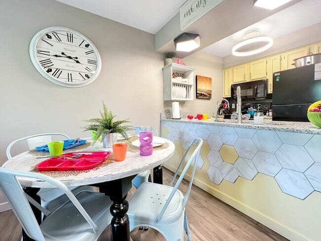 Foto del edificio - Adorable Furnished Condo Near Silver Dollar City