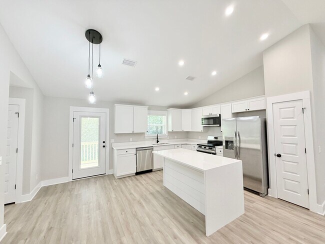 Foto del edificio - Stylish 3-Bedroom Home