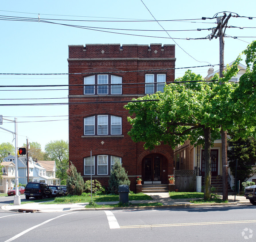 Foto del edificio - 788 Kearny Ave