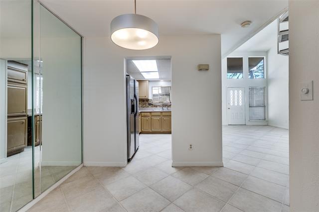 Foto del edificio - 9819 Smokefeather Ln