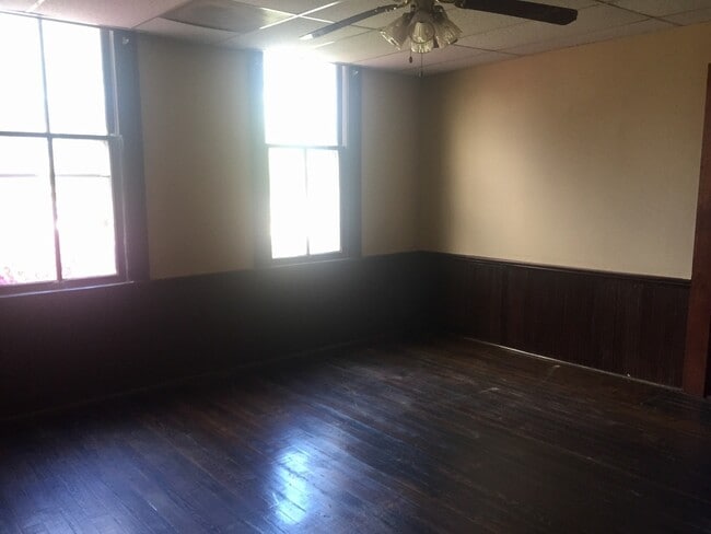 Foto del edificio - Affordable 3/2 on corner lot