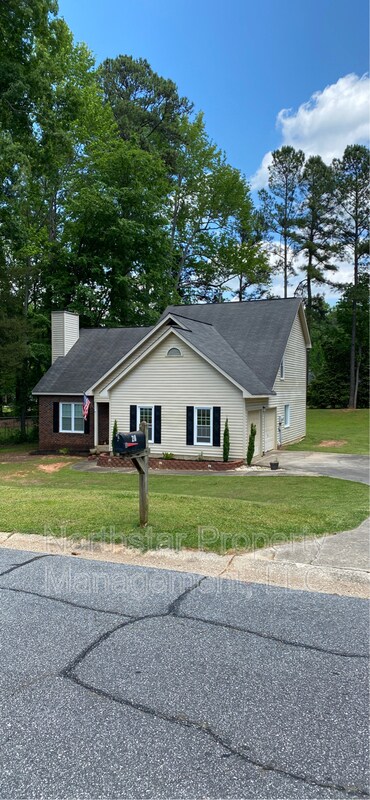 Foto principal - 210 Locksley Dr