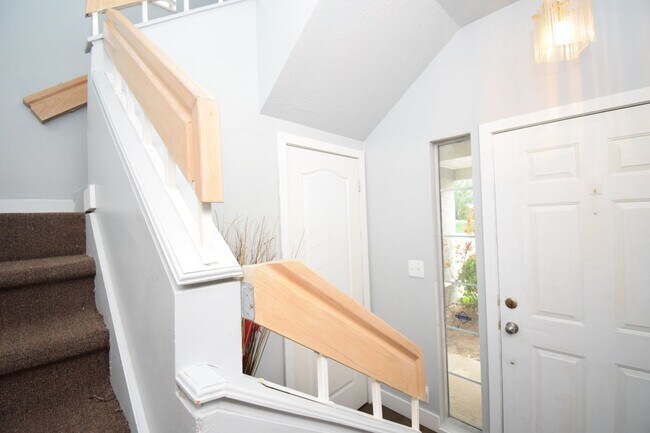 Foto del edificio - Quiet 2 Bed Millcreek Condo with Beautiful Mountain Views!
