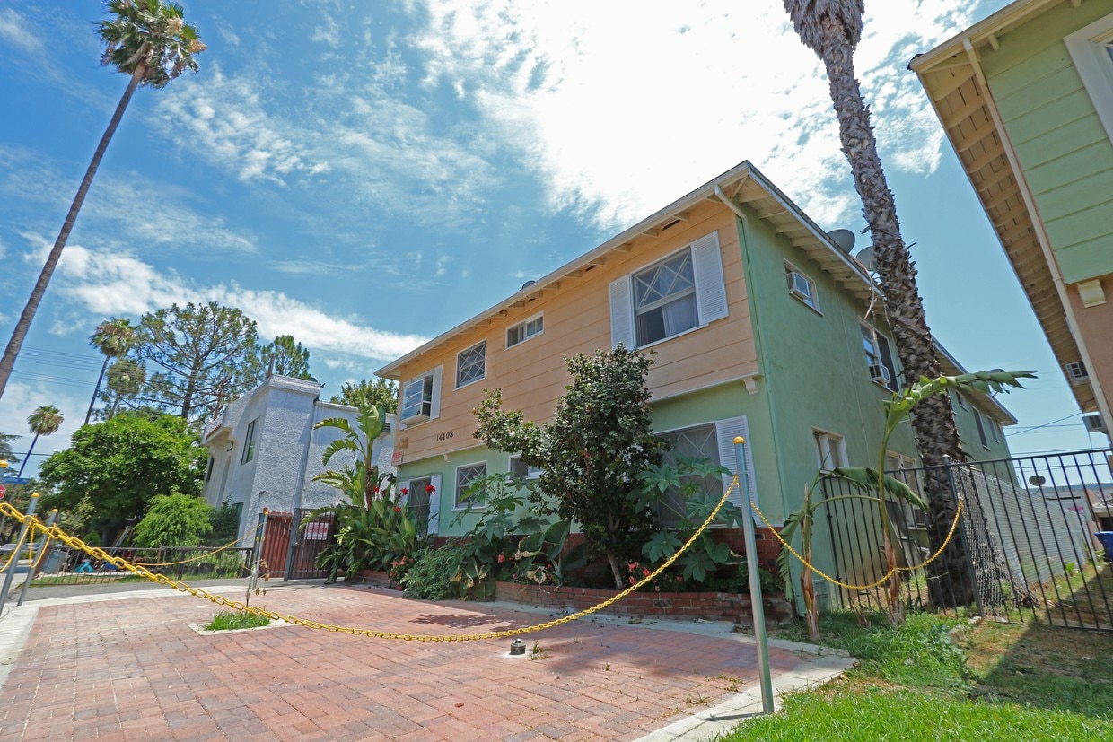 Building Photo - 14108-14133 Gilmore St