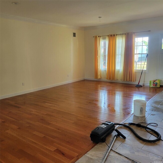 Foto del edificio - 4 Welsley Ln