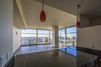 Galaxie High Rise Apartments photo'