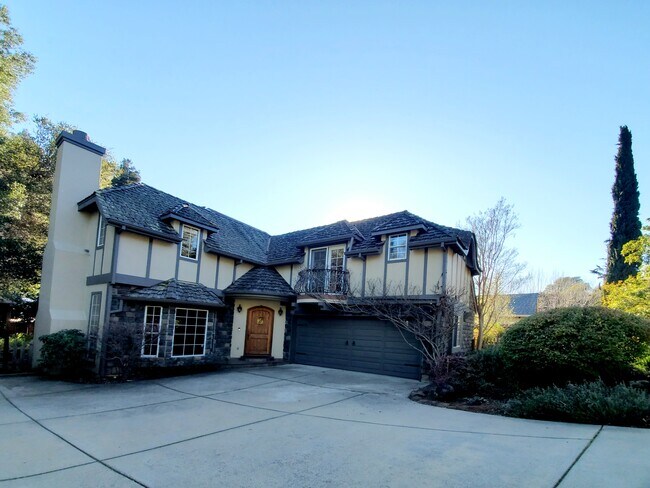 Foto del edificio - 760 W California Way