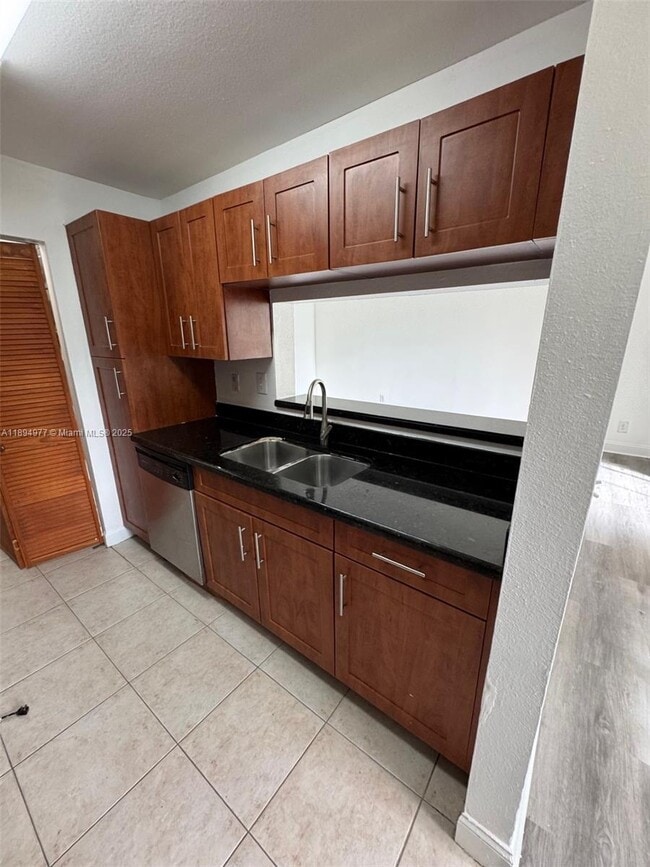 Foto del edificio - 3947 NW 87th Ave