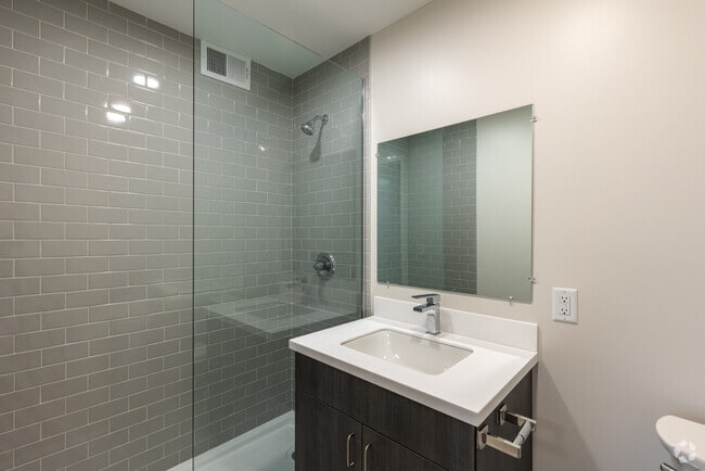 2BR, 2BA - 1,150SF - Lexington Apartments