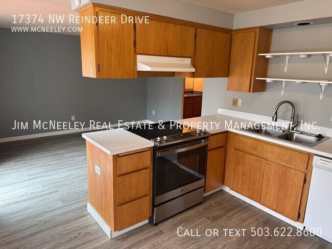 Foto del edificio - 17374 NW Reindeer Dr