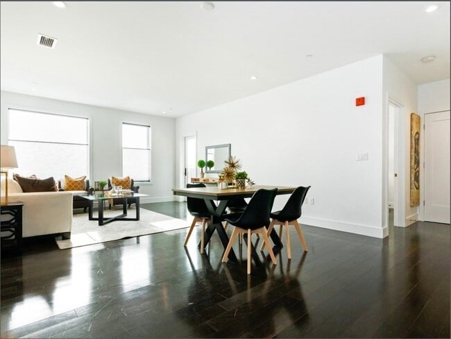 Foto del edificio - 2 W Sixth St