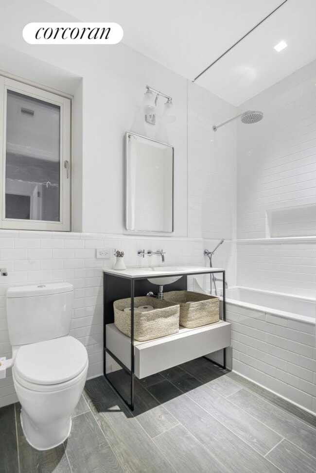 Foto del edificio - 242 W 22nd St