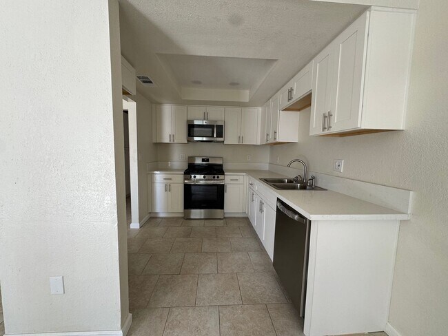 Foto del edificio - 41749 Marine Dr