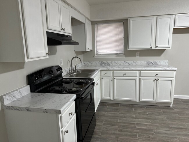 Foto del edificio - 237 Greenfield Dr