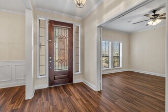 Building Photo - 1400 Oak Hollow Dr