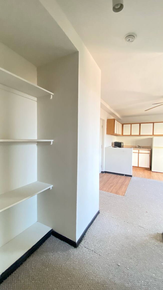 Foto del edificio - 3933 N Clarendon Ave