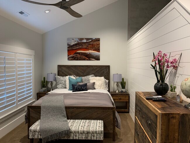 Foto del edificio - 991 E Senior Band Rd