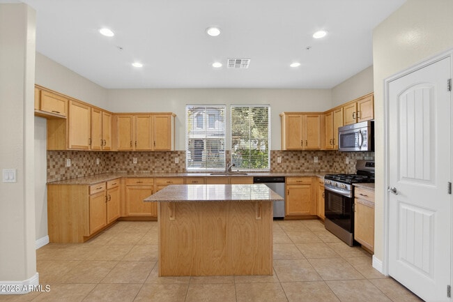 Foto del edificio - 20937 W White Rock Rd