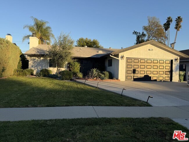 Foto del edificio - 7656 Capistrano Ave