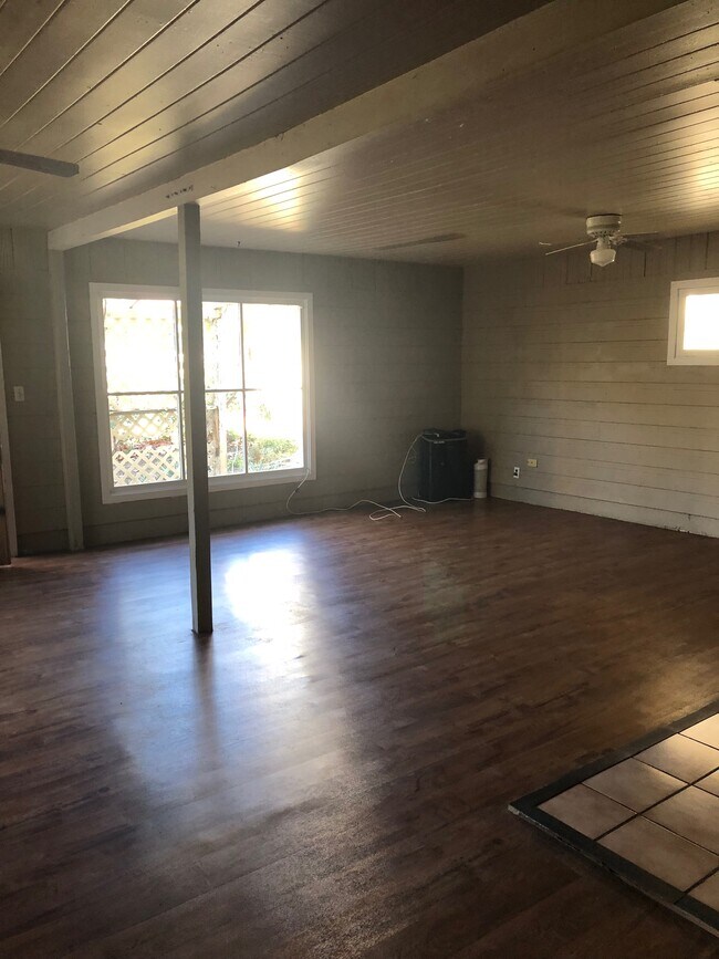 LivingRoom - 695 Old Grade Rd