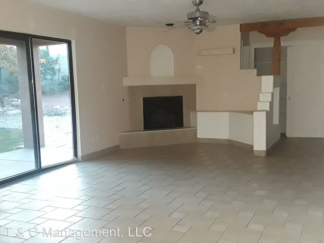 Building Photo - 637 Executive Hills Ln SE