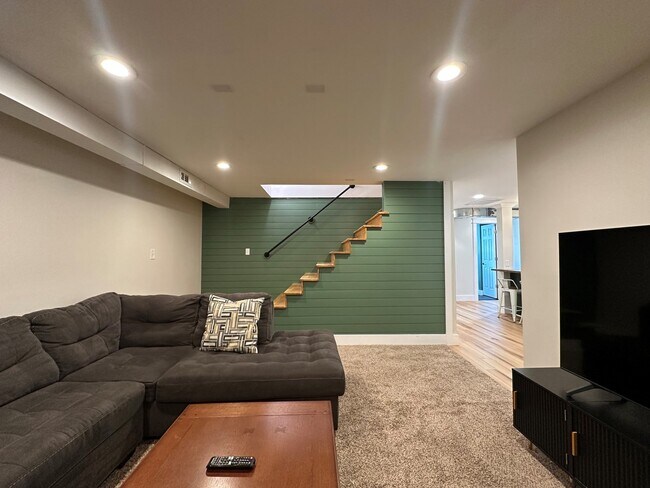 Foto del edificio - 4529 Golf Park Dr