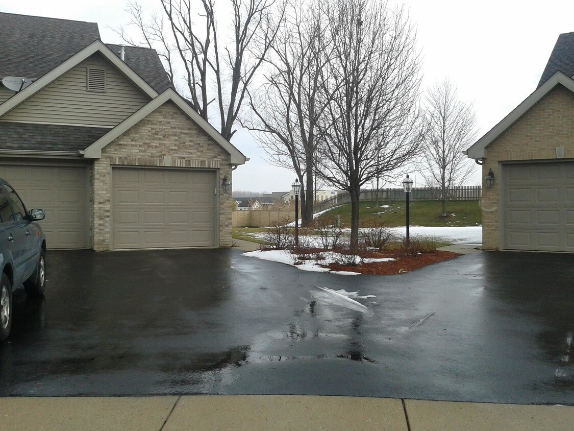 Primary Photo - 1036 Lakewood Ct