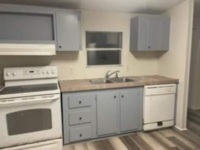 Building Photo - 4/2 Manufactured home Marys Villa Rd.~Mary...