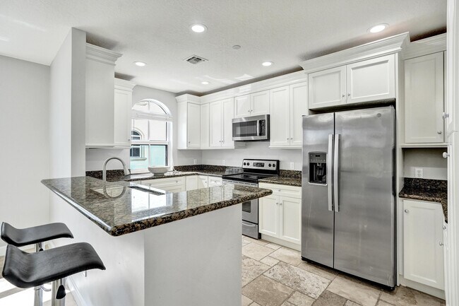 Foto del edificio - 835 NE 16th Terrace