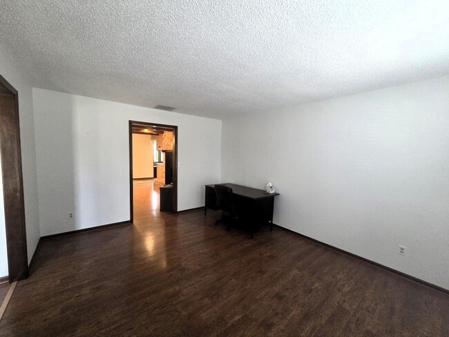 Building Photo - 3345 S Jefferson Ave