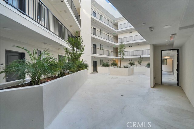Foto del edificio - 8750 Sepulveda Blvd