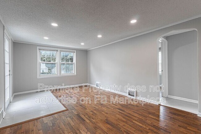 Foto del edificio - 7826 Summit St